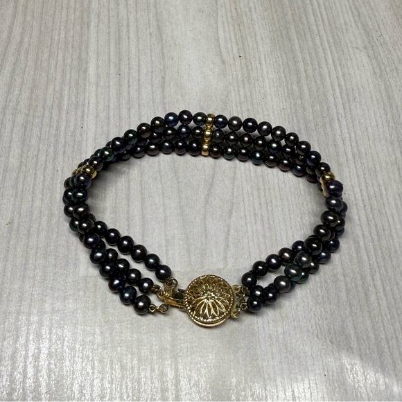 14k Yellow Gold Elegant Black Natural Multi-Strand Pearl Bracelet. - Picture 7 of 10